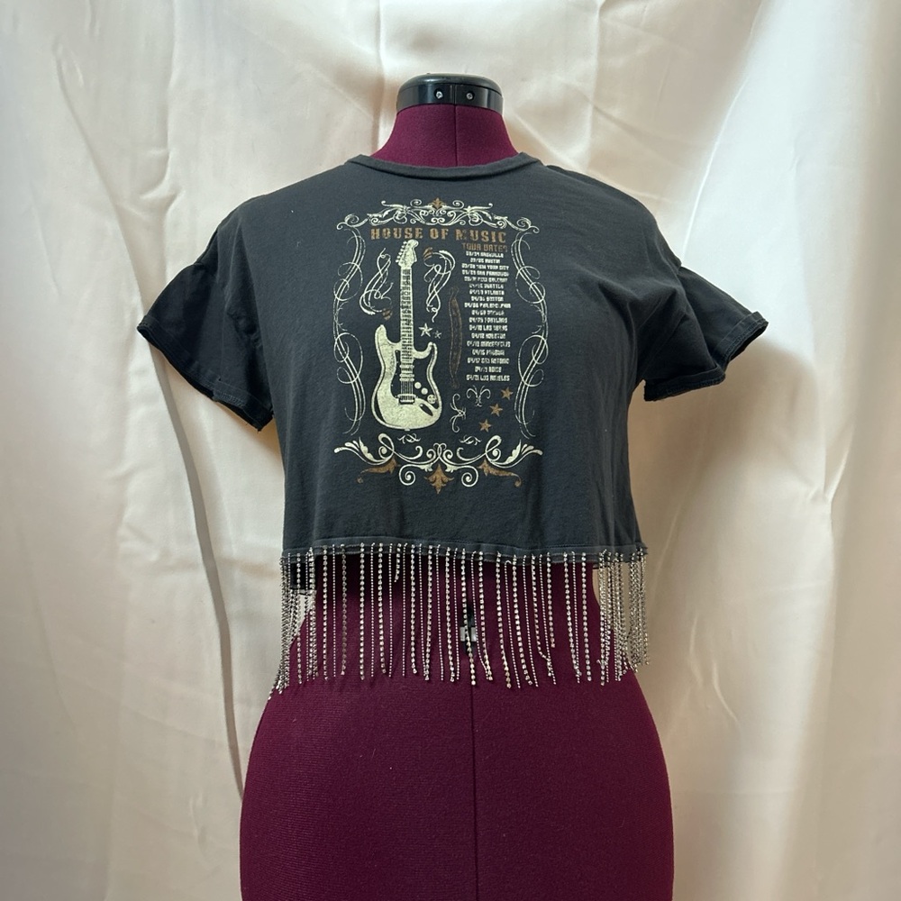 Source Unknown Black Graphic Crop Top with Fringe
